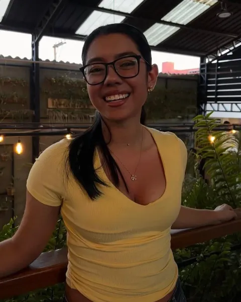 Anahí Barrientos, Finanzas